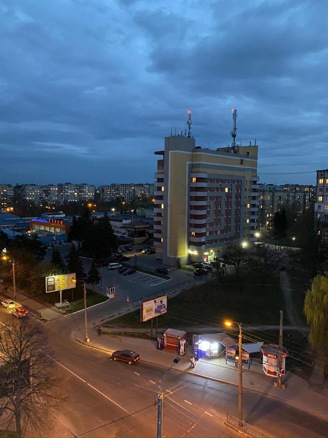 Двохкімнатні Люкс Апартаменти В Жк Арена ,Район Автовокзалу Rivne Exteriér fotografie